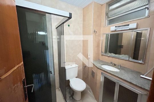 Banheiro de apartamento para alugar com 2 quartos, 70m² em Madureira, Rio de Janeiro