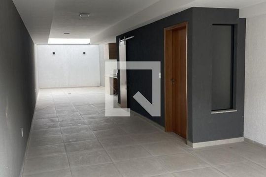 Casa à venda com 3 quartos, 103m² em Vila Carrão, São Paulo