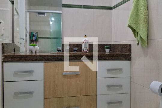 Banheiro Social de apartamento à venda com 2 quartos, 80m² em Icaraí, Niterói