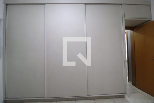Suíte de apartamento para alugar com 2 quartos, 58m² em Daniel Fonseca, Uberlândia