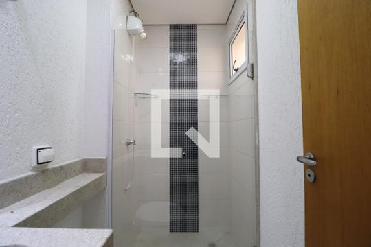 Banheiro Social de apartamento para alugar com 2 quartos, 58m² em Daniel Fonseca, Uberlândia
