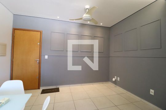 Sala de apartamento para alugar com 2 quartos, 58m² em Daniel Fonseca, Uberlândia