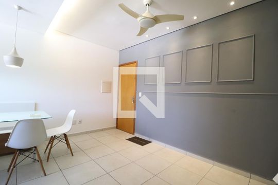 Sala de apartamento para alugar com 2 quartos, 58m² em Daniel Fonseca, Uberlândia