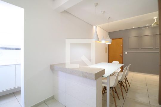 Sala de apartamento para alugar com 2 quartos, 58m² em Daniel Fonseca, Uberlândia