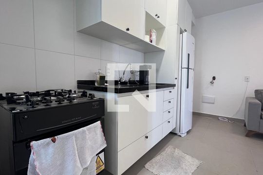 Cozinha de apartamento para alugar com 2 quartos, 58m² em Pinheiros, São Paulo
