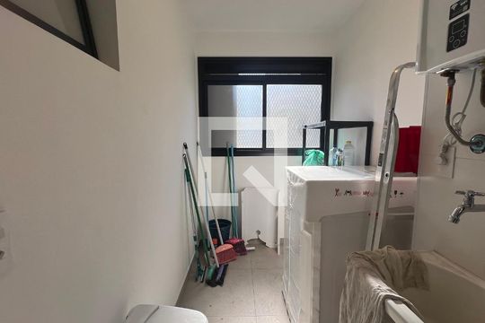 Área de Serviço de apartamento para alugar com 2 quartos, 58m² em Pinheiros, São Paulo