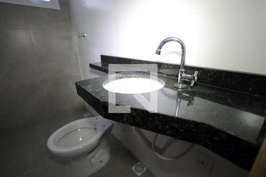 Banheiro de apartamento à venda com 2 quartos, 98m² em Vila Eldizia, Santo André