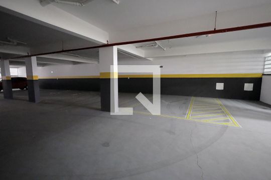 Garagem de apartamento à venda com 2 quartos, 98m² em Vila Eldizia, Santo André