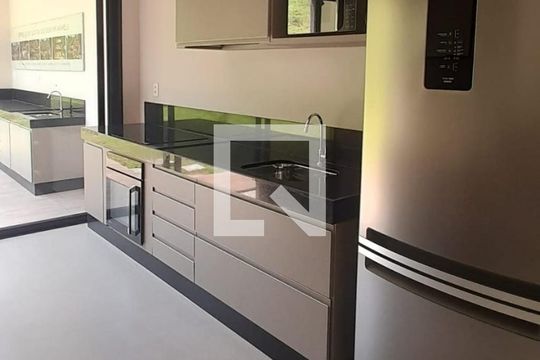 Casa de Condomínio para alugar com 3 quartos, 208m² em Garças, Belo Horizonte