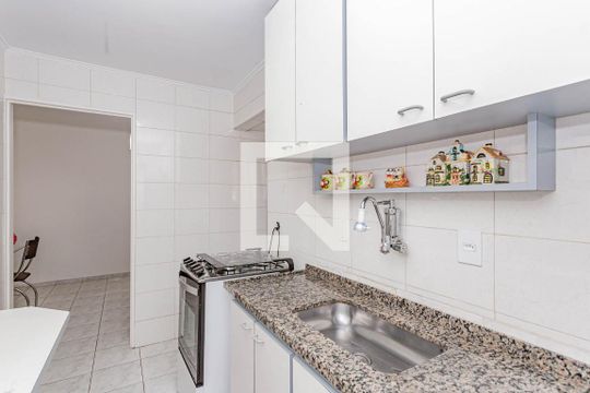 Cozinha de apartamento à venda com 2 quartos, 64m² em Jardim Santa Emilia, São Paulo