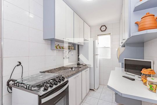 Cozinha de apartamento à venda com 2 quartos, 64m² em Jardim Santa Emilia, São Paulo