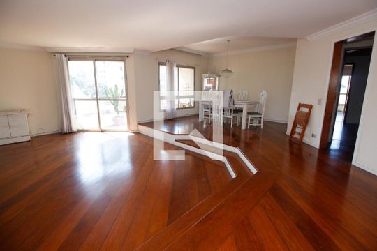 Sala de apartamento à venda com 3 quartos, 189m² em Vila Suzana, São Paulo