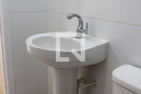 Banheiro de apartamento para alugar com 2 quartos, 100m² em Centro, Osasco