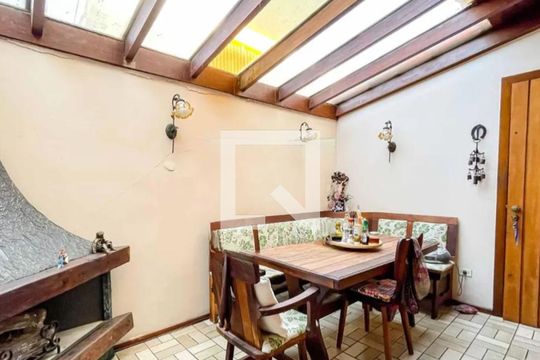 Casa à venda com 4 quartos, 500m² em Jardim Sao Bento, São Paulo