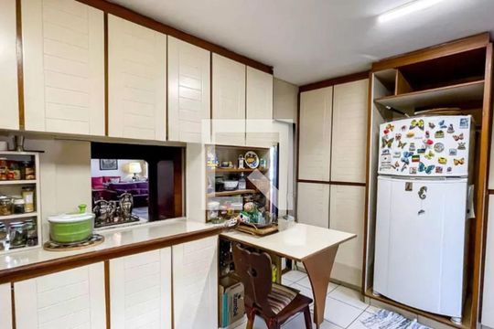 Casa à venda com 4 quartos, 500m² em Jardim Sao Bento, São Paulo