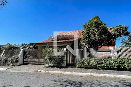 Casa à venda com 4 quartos, 500m² em Jardim Sao Bento, São Paulo