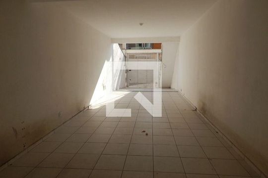 Casa à venda com 3 quartos, 300m² em Vila Granada, São Paulo