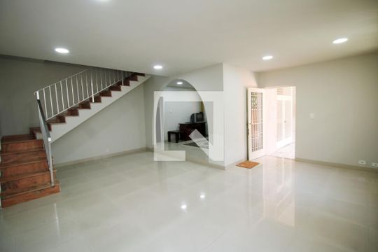 Casa à venda com 5 quartos, 433m² em Vila da Penha, Rio de Janeiro