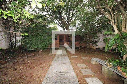 Área Externa de casa para alugar com 3 quartos, 500m² em Vila Sao Pedro, São Paulo