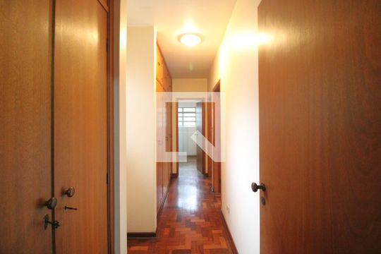 Corredor de casa para alugar com 3 quartos, 500m² em Vila Sao Pedro, São Paulo