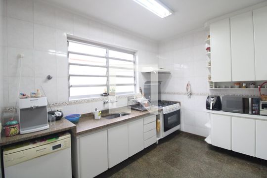 Cozinha de casa para alugar com 3 quartos, 500m² em Vila Sao Pedro, São Paulo