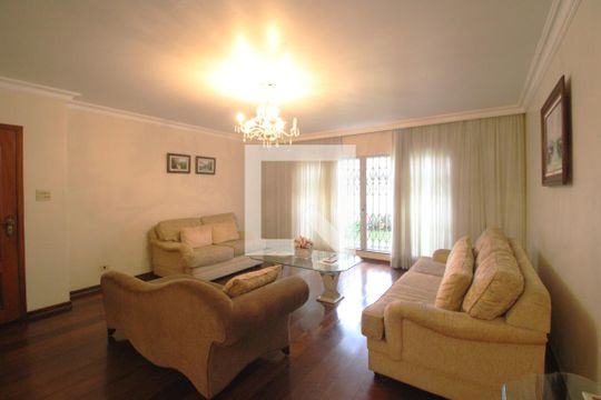 Sala de casa para alugar com 3 quartos, 500m² em Vila Sao Pedro, São Paulo