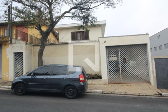 Fachada de casa para alugar com 3 quartos, 500m² em Vila Sao Pedro, São Paulo