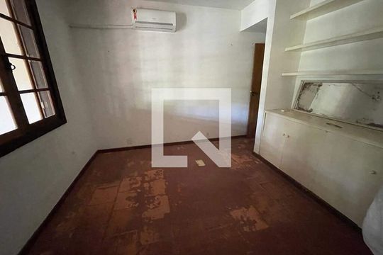 Casa à venda com 3 quartos, 242m² em Anil, Rio de Janeiro