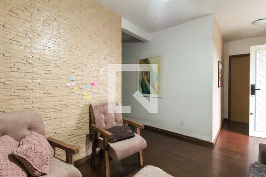 Sala de casa à venda com 3 quartos, 200m² em Olaria, Canoas
