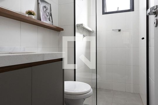Banheiro de apartamento à venda com 1 quarto, 26m² em Barra Funda, São Paulo