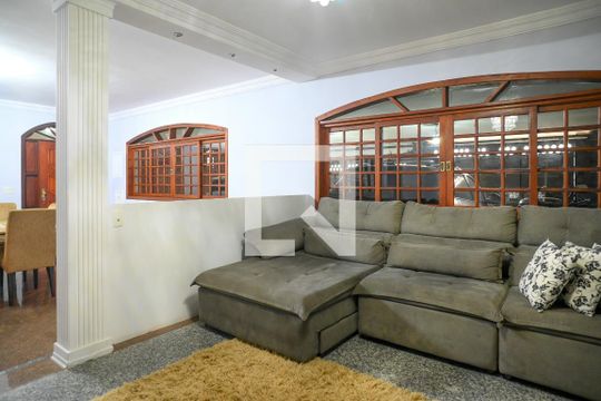 Sala de casa à venda com 4 quartos, 450m² em Vila Liviero, São Paulo