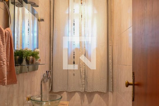 Lavabo de casa à venda com 4 quartos, 450m² em Vila Liviero, São Paulo