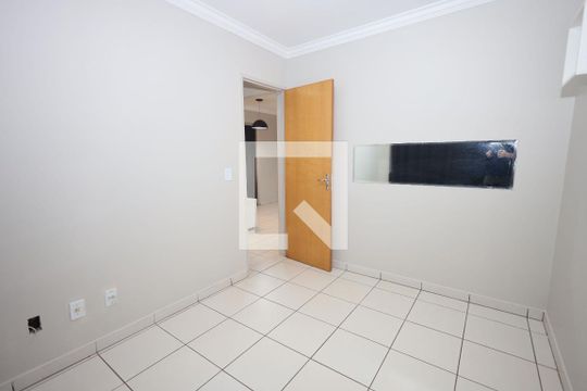 Quarto 1 de apartamento para alugar com 2 quartos, 59m² em Residencial Eldorado, Goiânia