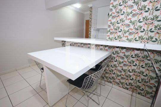 Sala de apartamento para alugar com 2 quartos, 59m² em Residencial Eldorado, Goiânia