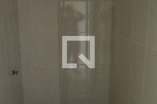 Banheiro de apartamento à venda com 2 quartos, 53m² em Taquara, Rio de Janeiro