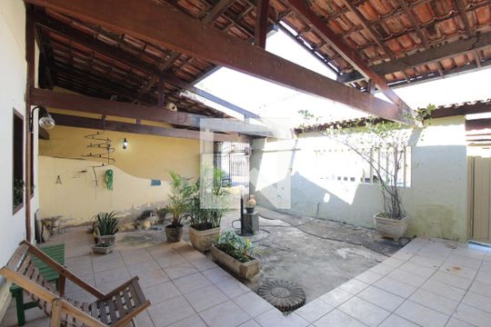 Garagem de casa à venda com 5 quartos, 447m² em Santa Monica, Belo Horizonte