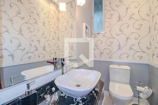 Lavabo de casa à venda com 2 quartos, 173m² em Vila Ipiranga, Porto Alegre