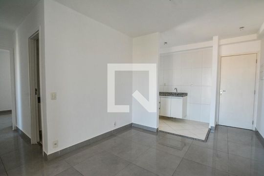 Sala de apartamento à venda com 3 quartos, 62m² em Vila Curuçá, Santo André
