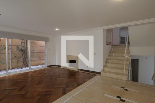 Sala de casa de condomínio à venda com 4 quartos, 567m² em Vila Sonia, São Paulo