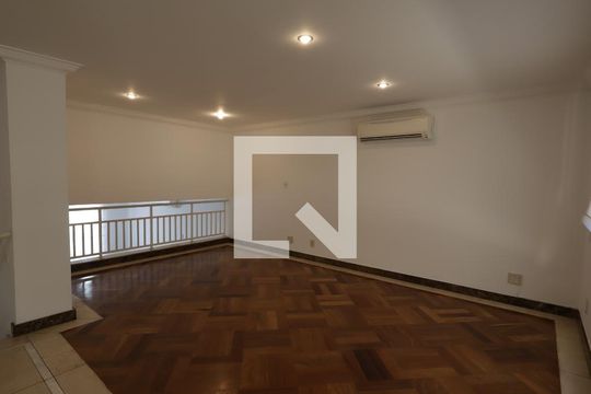 Sala de casa de condomínio à venda com 4 quartos, 567m² em Vila Sonia, São Paulo