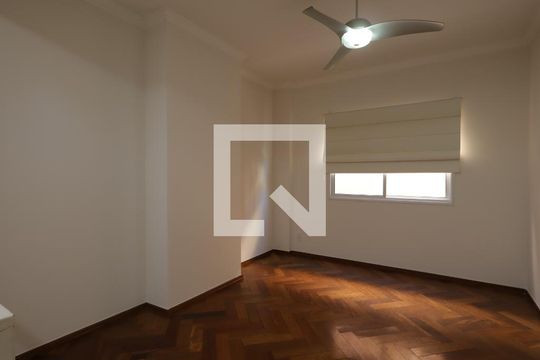 Sala Intima de casa de condomínio à venda com 4 quartos, 567m² em Vila Sonia, São Paulo