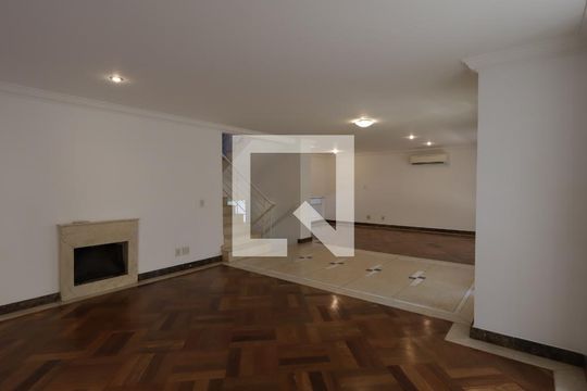 Sala de casa de condomínio à venda com 4 quartos, 567m² em Vila Sonia, São Paulo