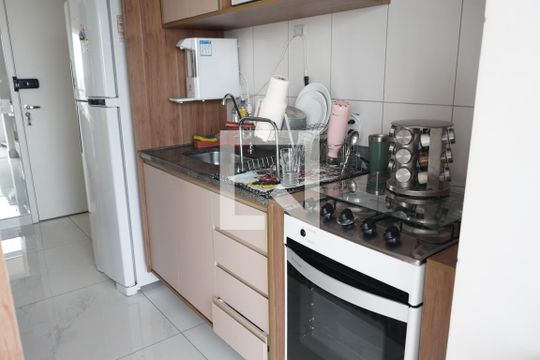 Cozinha de apartamento à venda com 2 quartos, 45m² em Jardim Analia Franco, São Paulo