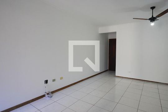 Sala de apartamento para alugar com 3 quartos, 82m² em Córrego Grande, Florianópolis