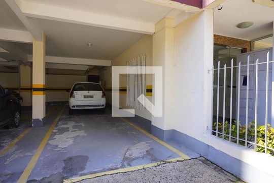 Garagem de apartamento para alugar com 3 quartos, 82m² em Córrego Grande, Florianópolis