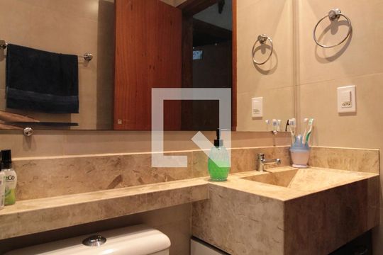 Banheiro Social de apartamento à venda com 3 quartos, 77m² em Ouro Preto, Belo Horizonte