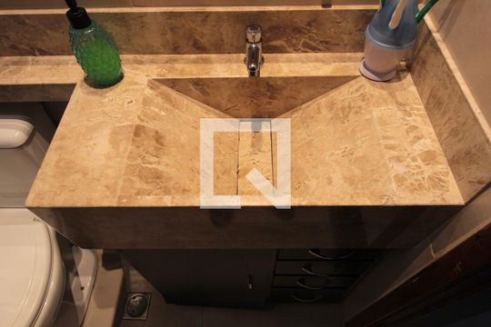 Banheiro Social de apartamento à venda com 3 quartos, 77m² em Ouro Preto, Belo Horizonte