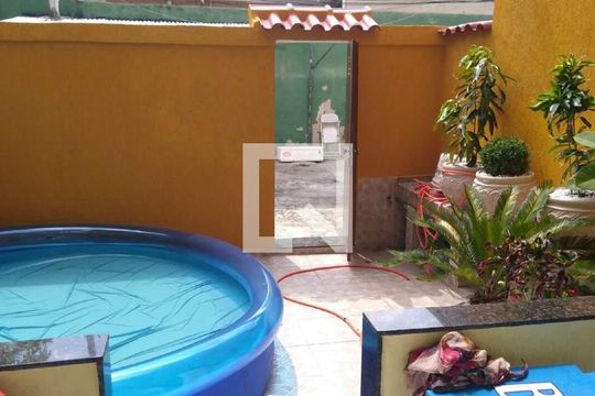 Casa à venda com 1 quarto, 120m² em Olaria, Rio de Janeiro
