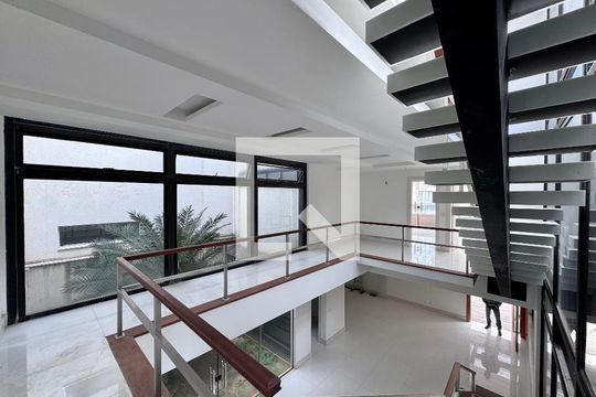 Acesso Segundo Andar de casa à venda com 4 quartos, 402m² em Barra da Tijuca, Rio de Janeiro