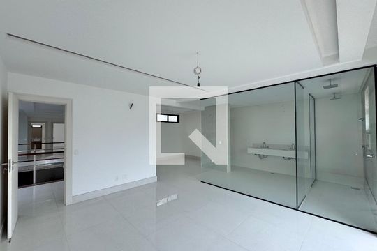 Suíte 1 de casa à venda com 4 quartos, 402m² em Barra da Tijuca, Rio de Janeiro